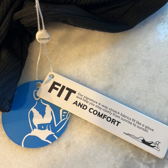 NWT Signature Cupshe swimsuit - Picture 7 of 8